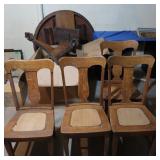 Antique 44" Rd Pedestal/Clawfoot Table w/4 Chairs