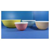 4 Vintage Pyrex Bowls