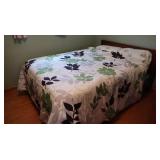 Queen Size Wood Bed w/Mattress & Sheets