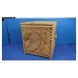 Wicker Lidded Basket 16x13x18