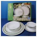NIB Corelle Spring Blossom Green Serving 5 Pc