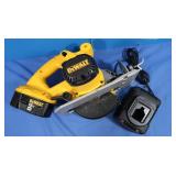 Dewalt Cordless Circular Saw w/Batter & Charger