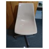 Plastic Hard Back Chair on Wheels