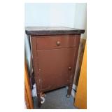 Cabinet-1 Drawer & 1 Door on Wheels incl Contents