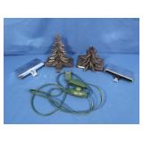 4 Stocking Holders, Extension Cord