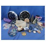 2 Battery Clocks & Cat Decorations