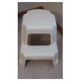 Cosco Molded Bedside Steps 16x18x17"