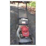Honda Commericial Mower HR0216 (has compression)
