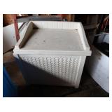 Suncast Deck Box/Seat 22x17x23"