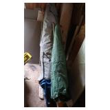 2 Patio Umbrellas-1 lg Feestanding, 1 Table