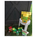 4 Full Containers Preen, 2 Shake n Feed, Tomato