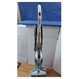 Bissell Rug/Hard Floor Vac (works)