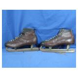 Vintage Mens CCM 2-tone Hockey Skates 1945