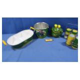 John Deere Bucket, 2 S&P, Divided Server, Frog