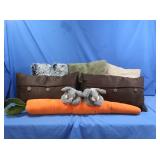 Asst Throw Pillows, Carrot/Bunny Pillow