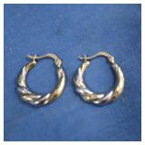 14K Earrings  1gr