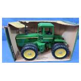 NIB John Deere 4WD Tractor 1:16 Scale (box