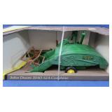 NIB John Deere 1940 12A Combine 1:16 Scale