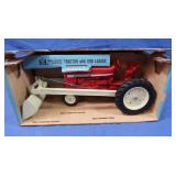 NIB International IH Farmhall 544 Tractor 1:16