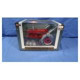 NIB IH Farmall 400 Gas Tractor w/Milk Cans #2