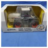 NIB Case 4-Wheel Drive Tractor 1:32 Scale