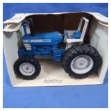NIB Ford 7710 Tractor w/Rollbar 1:16 Scale