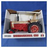 NIB International 826 Tractor 1:16 Scale