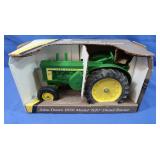 NIB John Deere 1956 Diesel Tractor 820 1:16 Scale