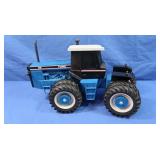 NIB Ford 846 Tractor 1:16 Scale