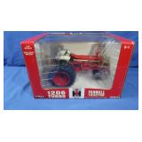 NIB IH Farmall 1206 Turbo Tractor 1:16 Scale