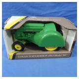 NIB John Deere Tractor 1953 Model #60 1:16 Scale
