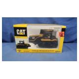 NIB CAT Challenger 95E Agricultural Tractor 1:32