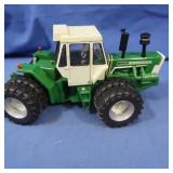 NIB Oliver 2655 Tractor 1:16 Scale