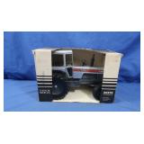 NIB White 2-135 Field Boss Tractor 1:16 Scale