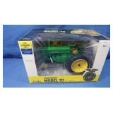 NIB John Deere Model 70 Tractor w/Umbrella 1:16