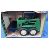 NIB John Deere Skid Steer Loader 1:16 Scale