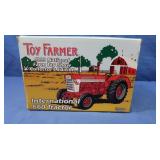 NIB International 660 Tractor 1:16 Scale
