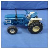 NIB Ford 1710 Tractor 1:16 Scale