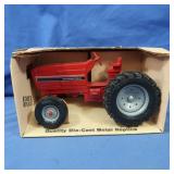 NIB International Row Crop Tractor 1:16 Scale