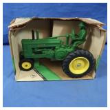 NIB John Deere 1934 Model A Tractor 1:16 Scale