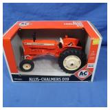 NIB Allis Chalmers D-19 Tractor 1:16 Scale