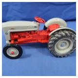NIB Ford NAA Golden Jubilee Tractor 1:16 Scale