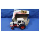 NIB Case 2290 Tractor 1:32 Scale