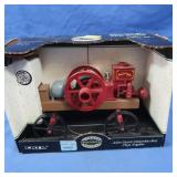 NIB John Deere Waterloo Boy 2 HP Engine 1:18