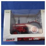 NIB Case IH 1250 Tractor 1:16 Scale