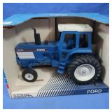 NIB Ford TW-25 Tractor 1:16 Scale