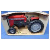 NIB Massey Ferguson 270 Tractor 1:16 Scale