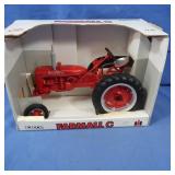 NIB Case IH Farmall C Tractor 1:16 Scale