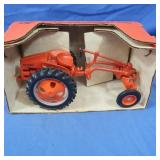 NIB Allis Chalmers "G" Tractor 1:16 Scale