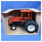 NIB Allis Chalmers 8030 Tractor w/Cab 1:16 Scale